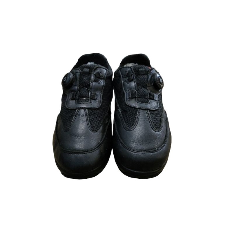 Sepatu Outdoor Sistem Boa