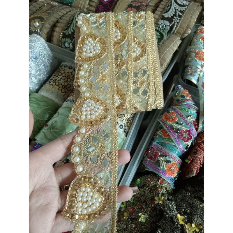 RENDA DIAMOND INDIA/RENDA GOLD INDIA BERPAYET/RENDA EMAS(PER ½YARD)