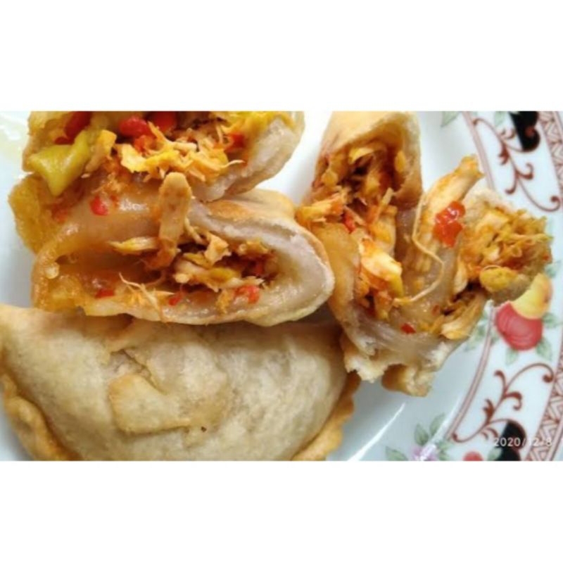 

Cireng isi ayam suwir pedas