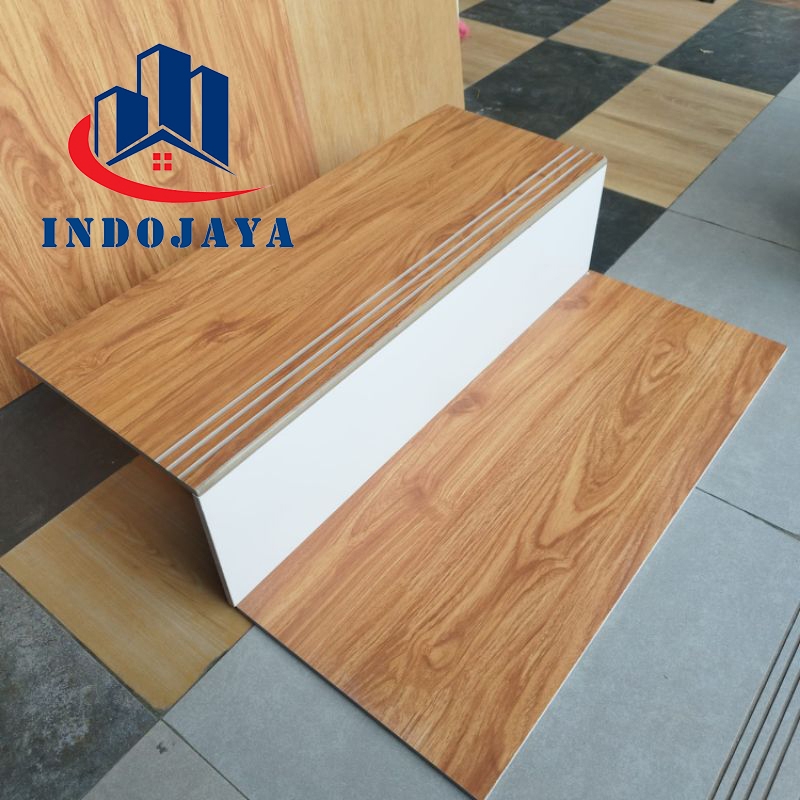 granit tangga motif kayu kombinasi putih polos 30x80 20x80 kramik/keramik list plint custom ukuran