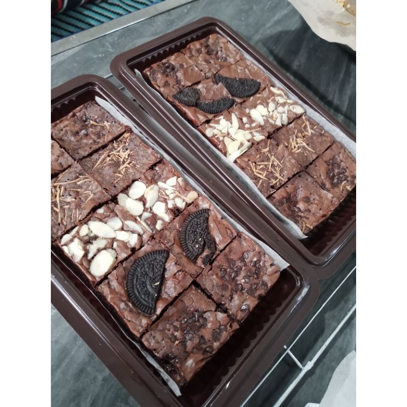 

Fudgy Brownies Buy 1 Get 2
