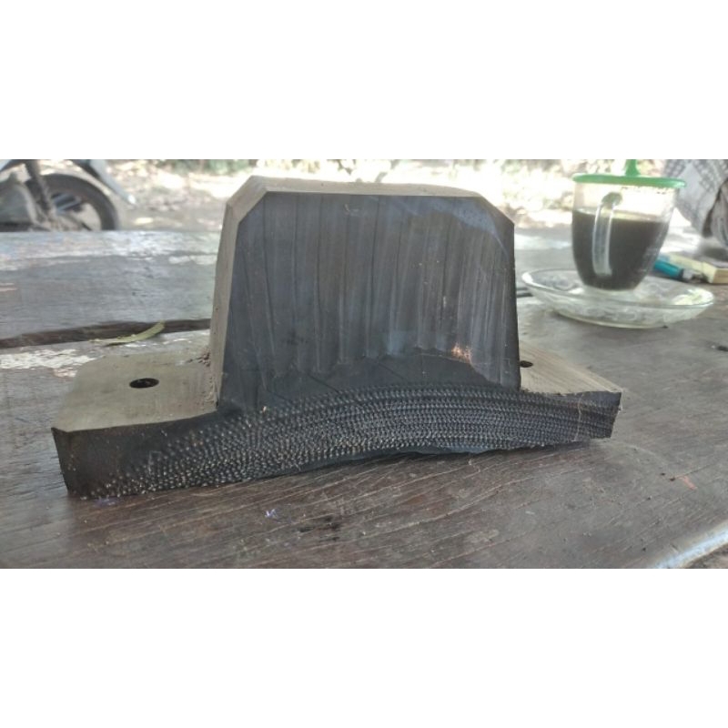 KARET STOPER BELAKANG MITSUBISHI PS135/RAGASA/TEPAK