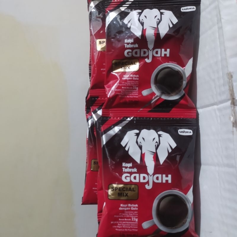 

KOPI GADJAH MIX RENCENG ISI 10 PCS