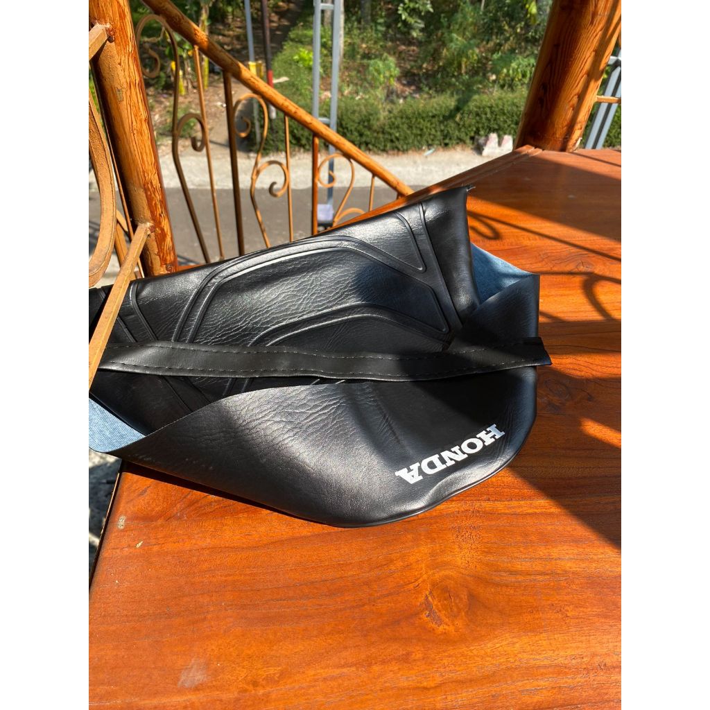 kulit jok/sarung jok Honda Win dengan sabuk