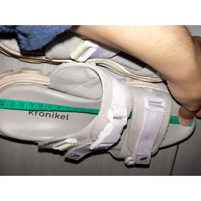 preloved sandal kronikel