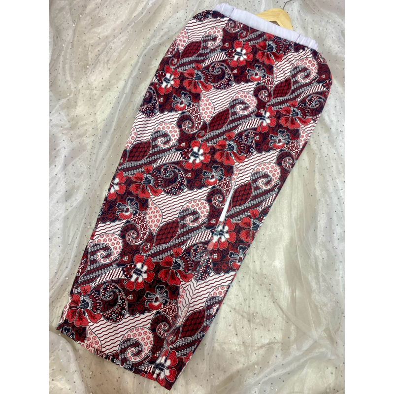 Rok Batik Panjang Belah
