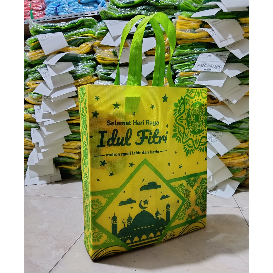 

FG2 Tas lebaran goodiebag idul fitri ukuran 3 x 4 tebal tas lebaran kuat tebal tas spunbond goodiebag lebaran tas hadiah lebaran