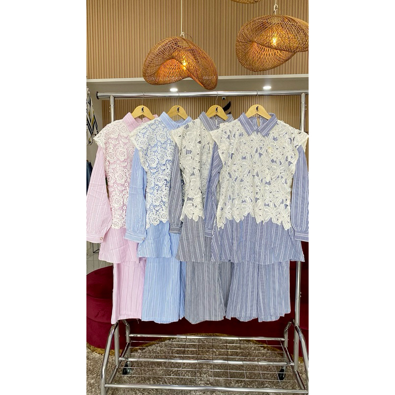 SHELLA SAUKIA SET SALUR