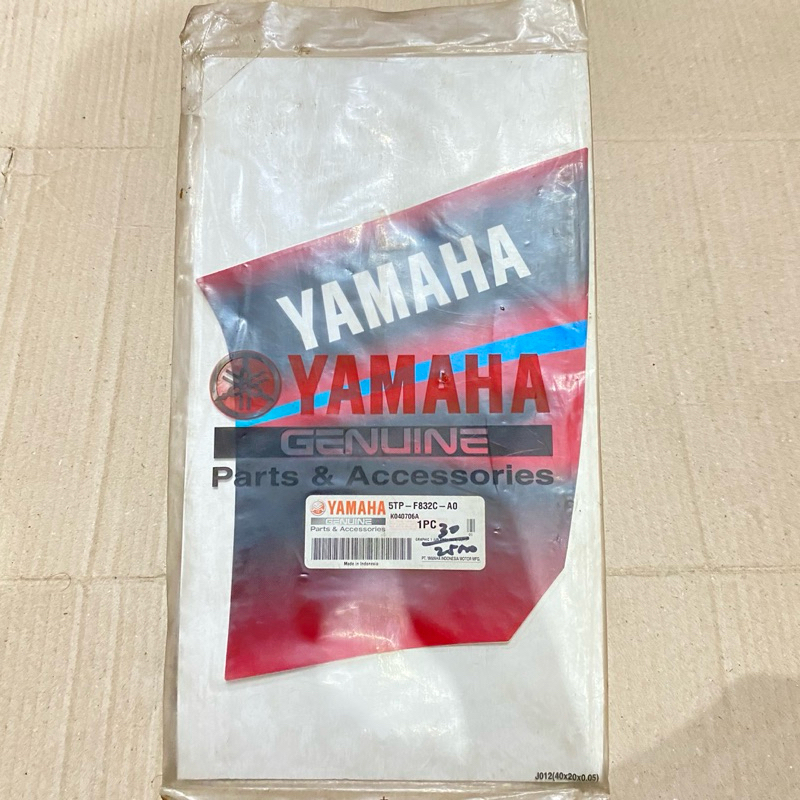Striping stiker bagian SAYAP LUAR kanan Yamaha jupiter Z CW 2005 Merah original YGP 5TP-F832C-A0