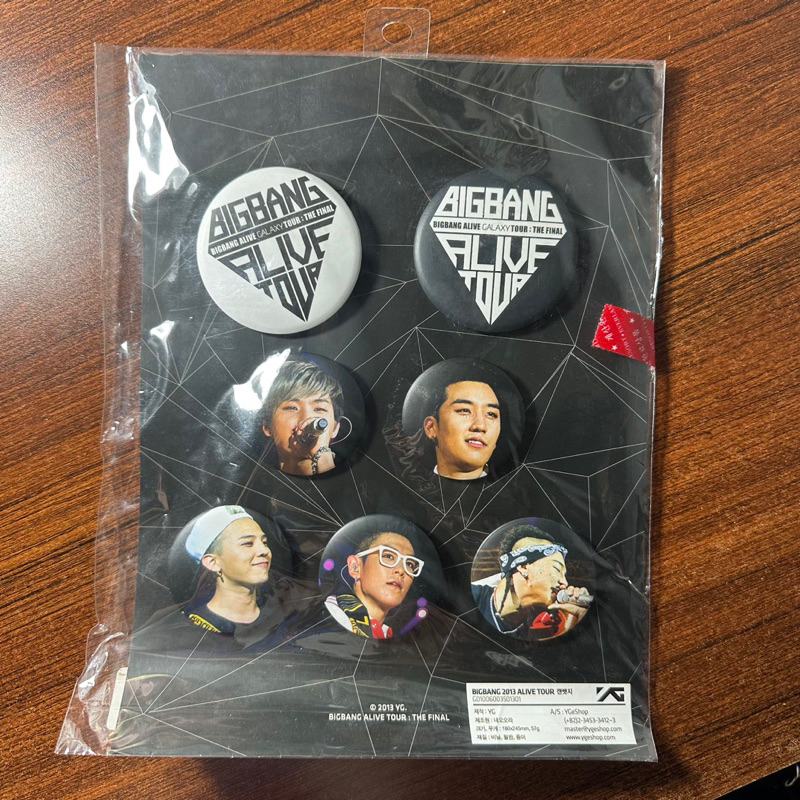 [OFFICIAL] BIGBANG pin official Alive Tour 2013 YG Entertainment - G-Dragon, TOP, Daesung, Taeyang P