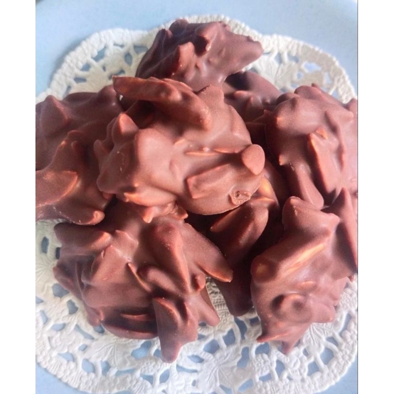 

Almond Coklat Cluster