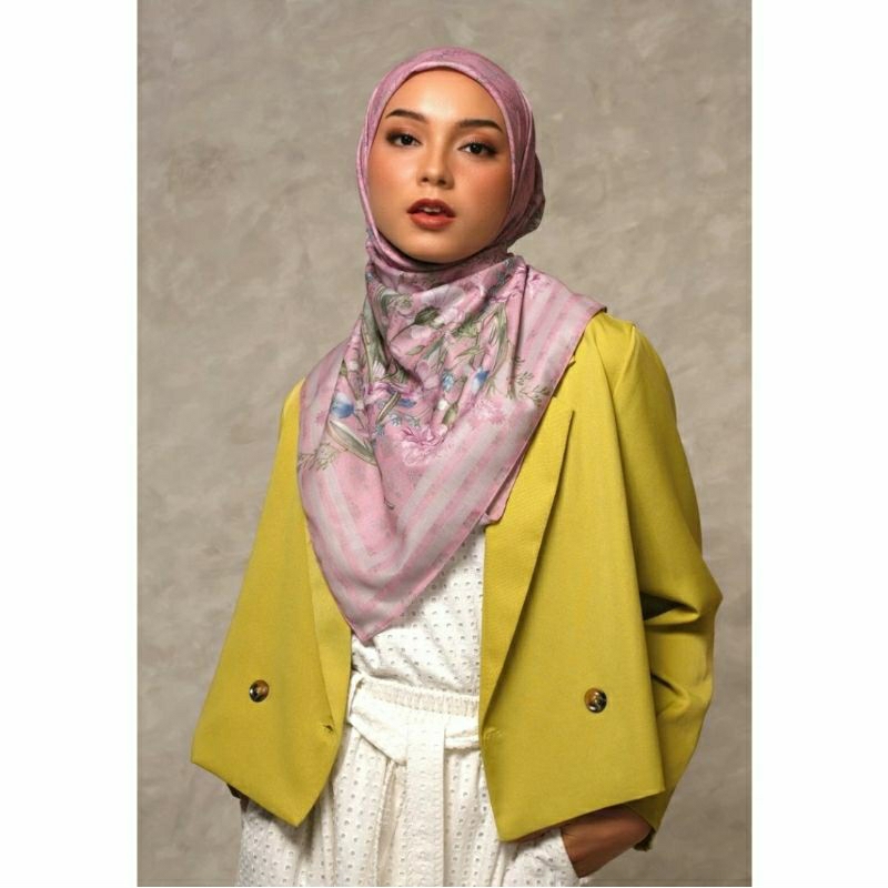 Zoya / voal signature / Voal Zoya premium / voal / motif monogram / monogram / hijab zoya / segi emp