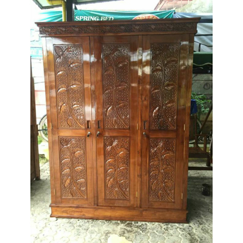 Lemari Pakean 3 Pintu / Lemari Kayu Jati 3 Pintu