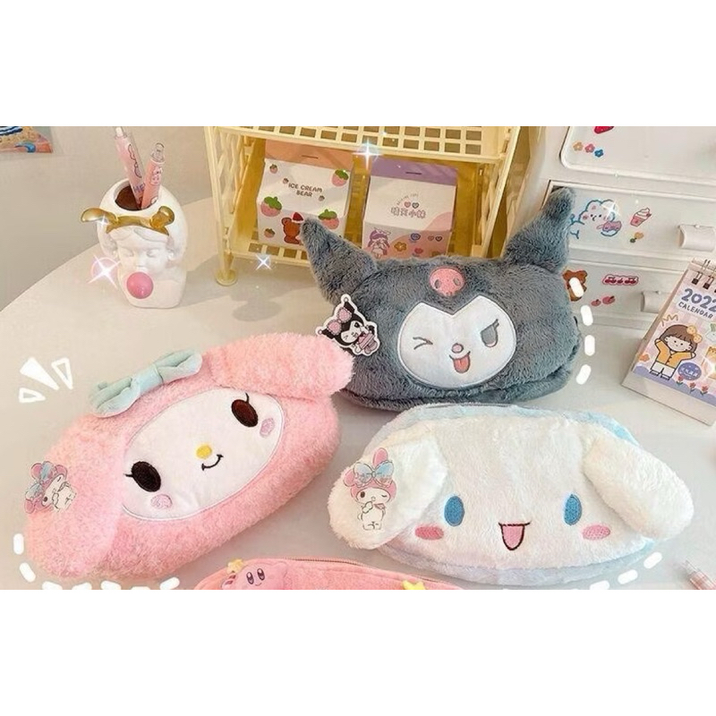 

Kotak Pensil / Tempat Pensil Bulu Sanrio / Cinnamonroll