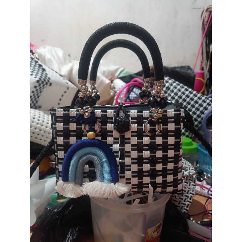 tas anyam jali mini (include tali panjang)