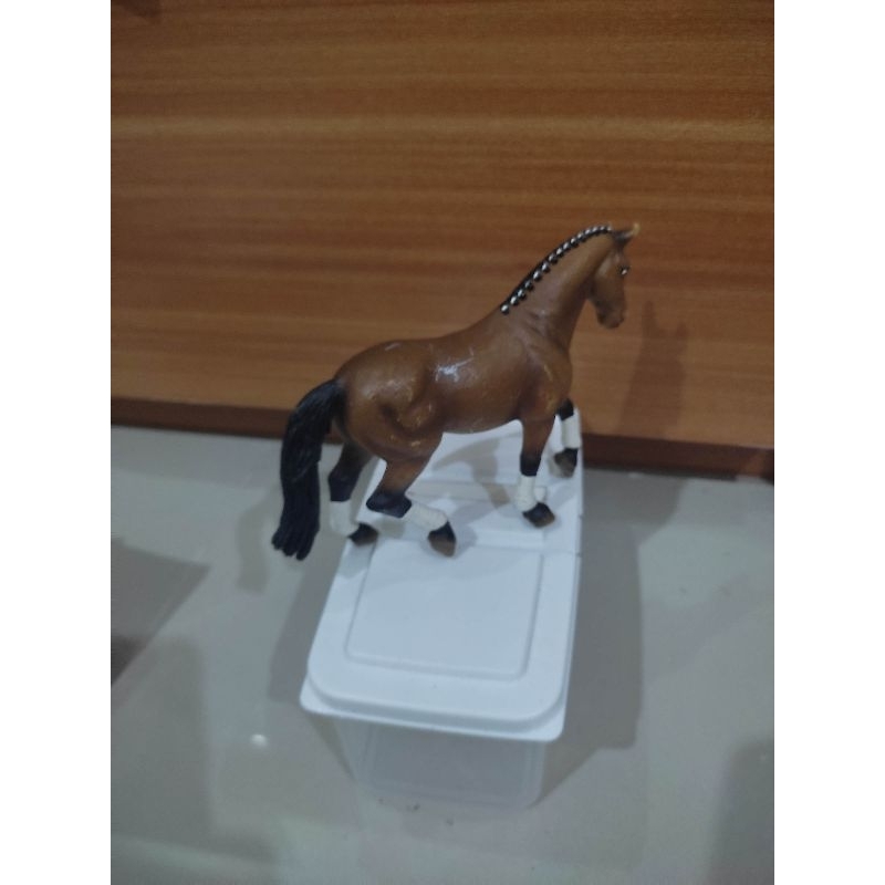 figure horse life hanoverian mare kuda by schleich