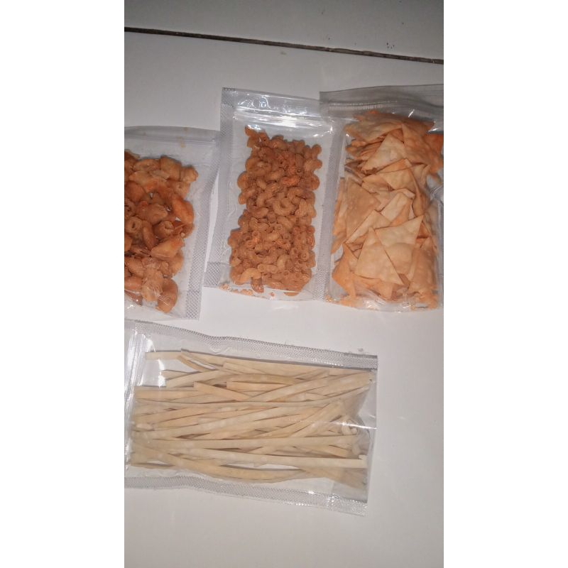 

basreng dan berbagai macam Snack 40gram