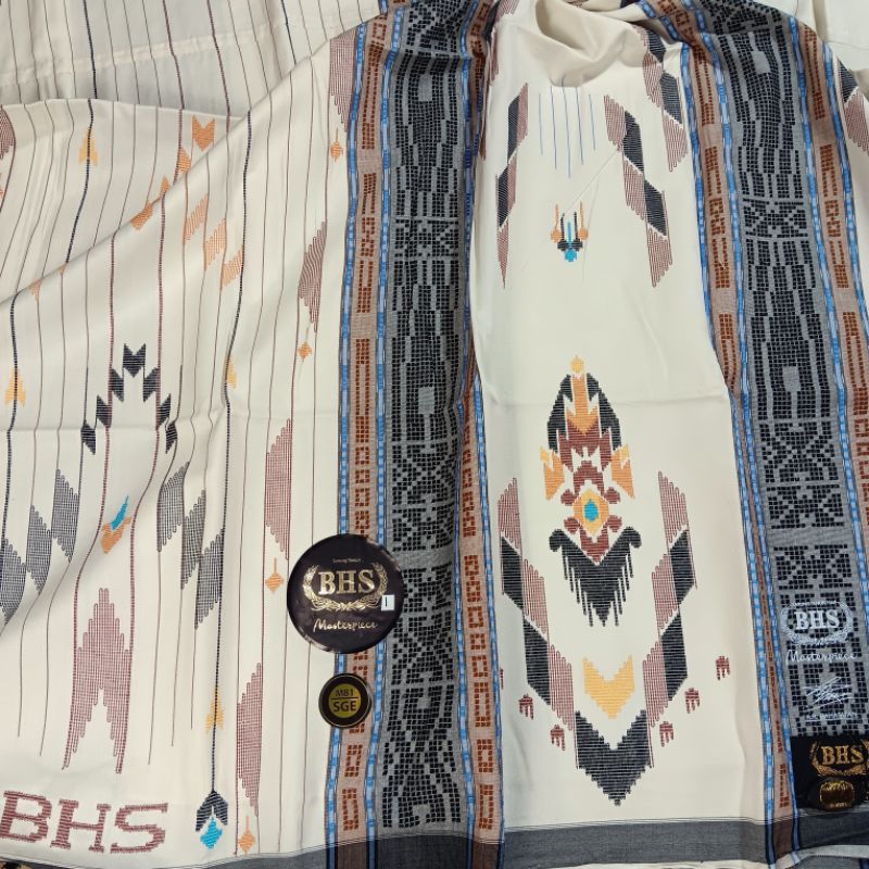 SARUNG BHS MASTERPIECE GOLD M81 SGE 1 PUTIH MS MESRES SUTRA