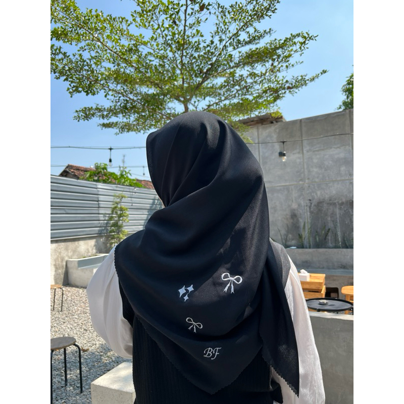 HIJAB COQUETTE / HIJAB RIBBON / HIJAB PITA SEGIEMPAT / PARIS PREMIUM