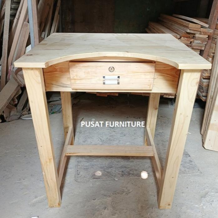 MEJA BELAJAR PAKAI LACI UKURAN 70X60X80CM WARNA NATURAL