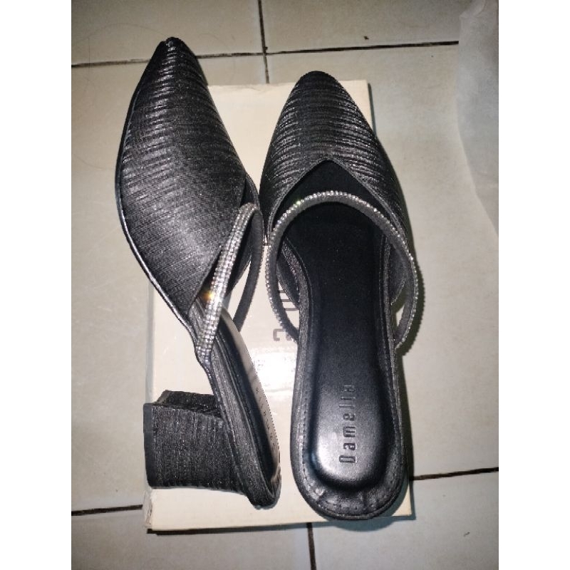 Heels Hitam 5 Cm Damelia