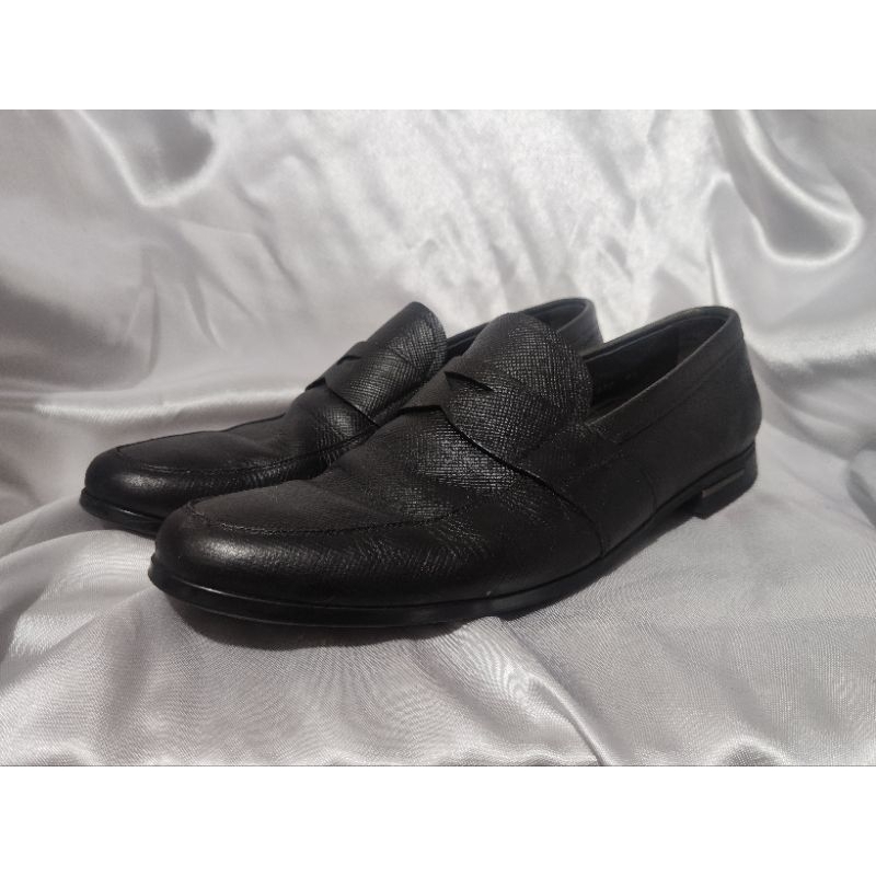 Loafers Prada size 8 1/2 fit 42-43 Made in Italy (Autentik Garansi)