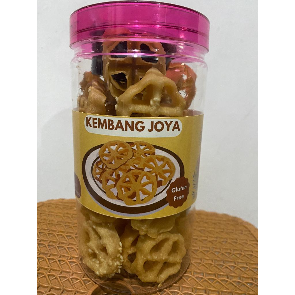 

Kue Kembang Goyang with Dipping Sauce