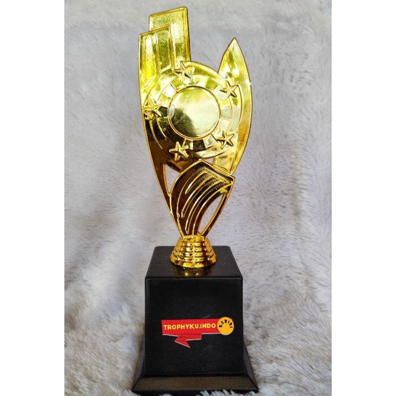 piala figur satu paket 143