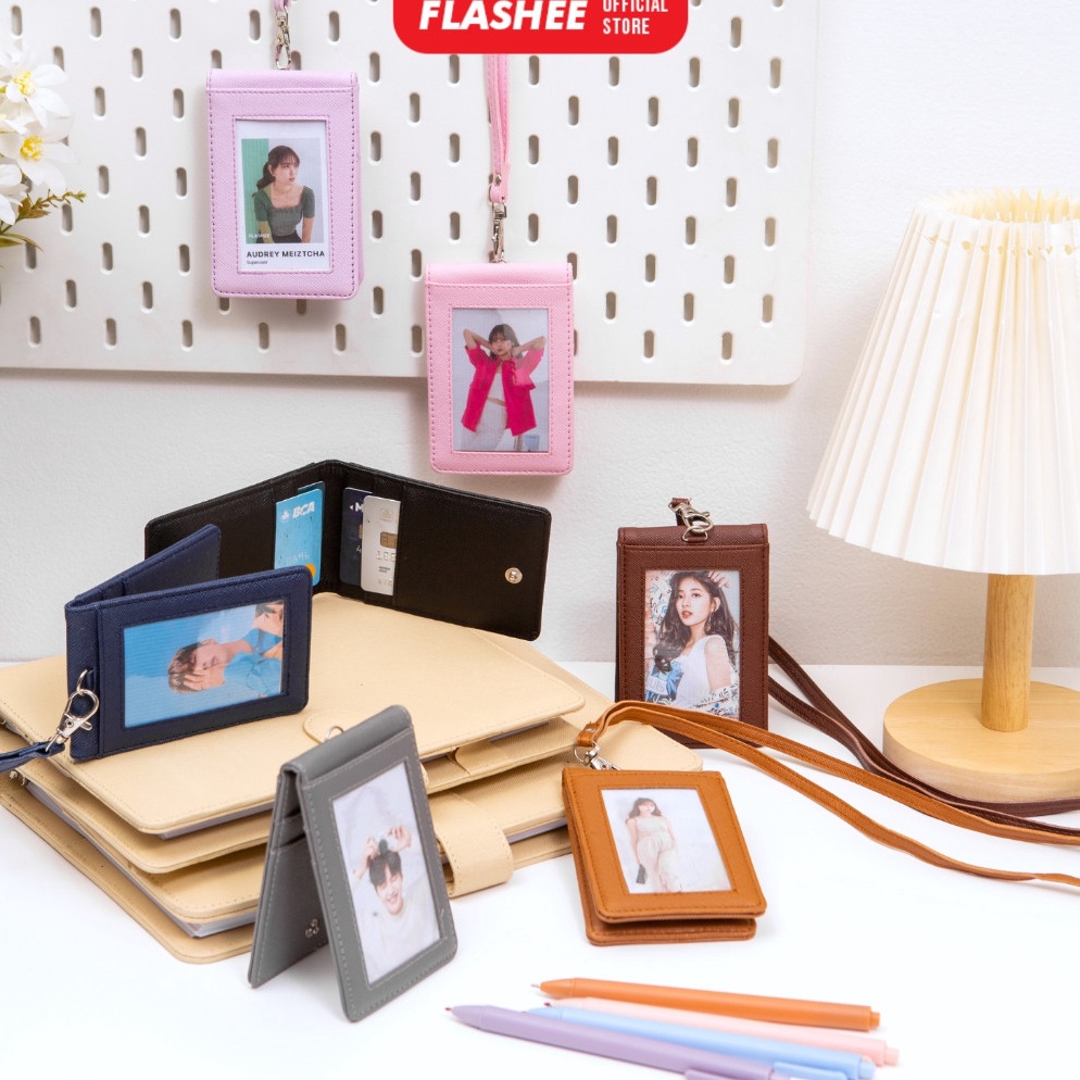 

KODE D33G Flashee Lanyard ID Card Holder Harper Lanyard Name Tag Kulit Dua Sisi Bolak Balik Mika Kancing Termurah Berkualitas