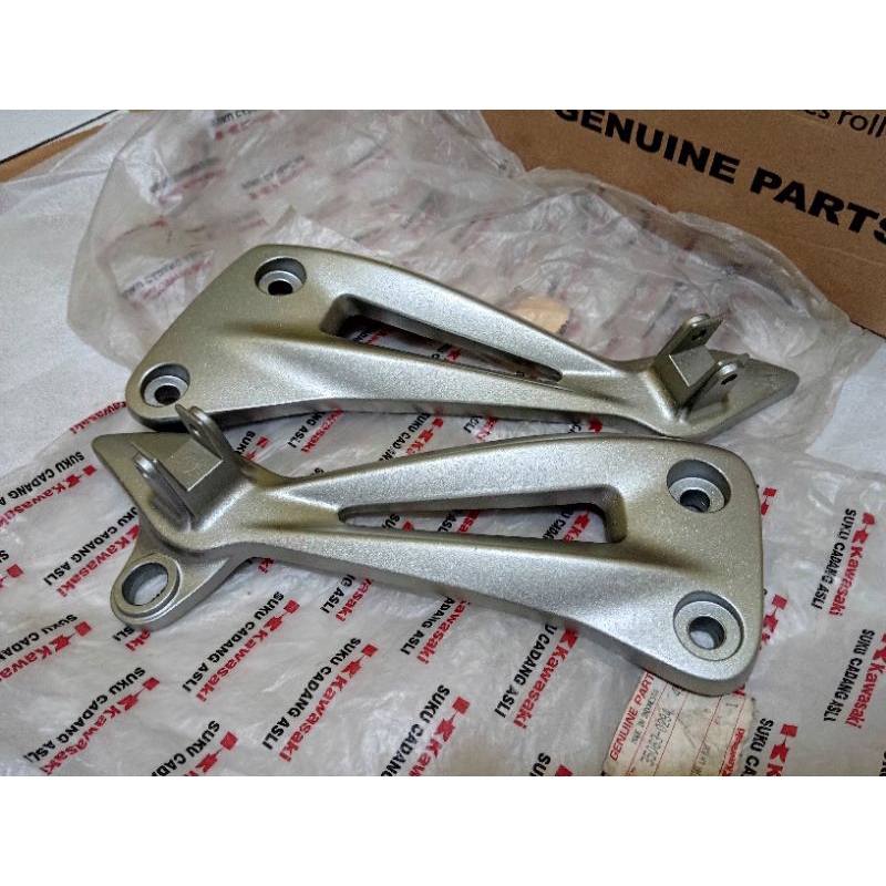 STEP BELAKANG ZONE KAWASAKI ZONE BREKET STEP BELAKANG ZONE ORIGINAL KGP
