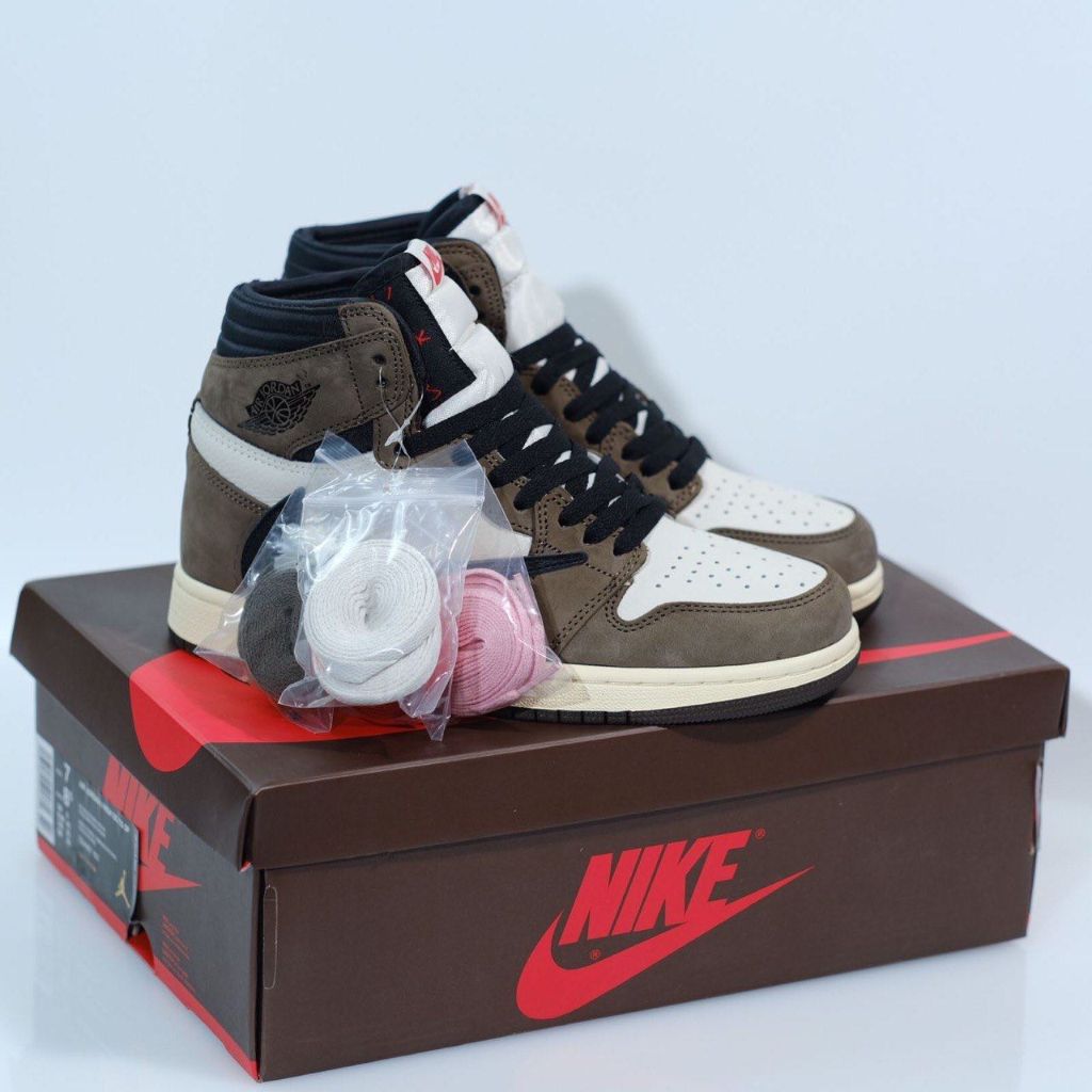 靴 NIKE AirJordan1 Retro HighOG Latte27.5cm NIKE AirJordan1 Retro HighOG Latte27.5cm