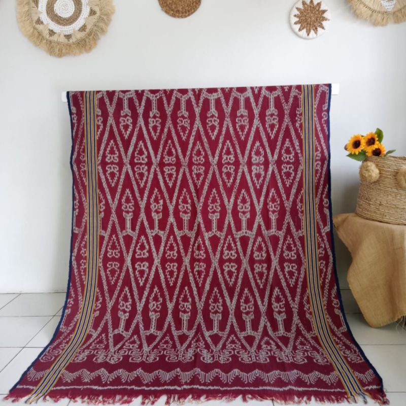 Kain Tenun Kalimantan Tenun Cual Kain Dayak Merah Marun Bahan Baju/Properti foto