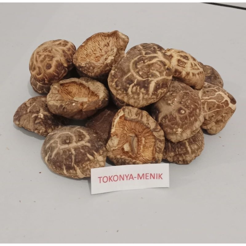 

Jamur shitake kering / jamur payung / siang ku 100gram