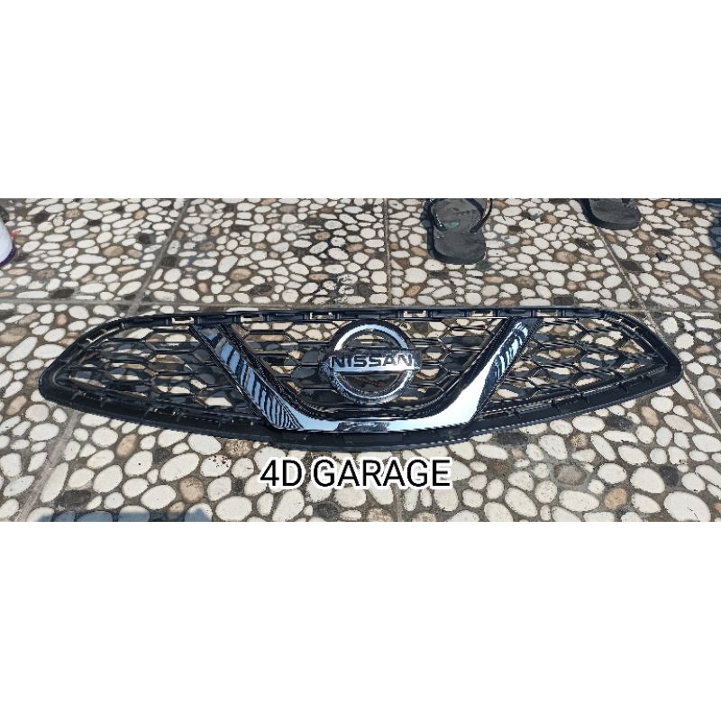 Grill Nissan March 2014