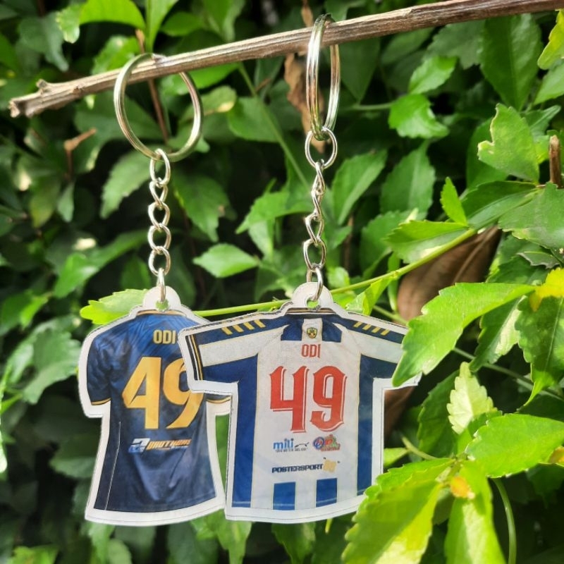 gantungan kunci dengan tema sepak bola futsal dan mini soccer, jadikan baju sepak bola kalian menjad