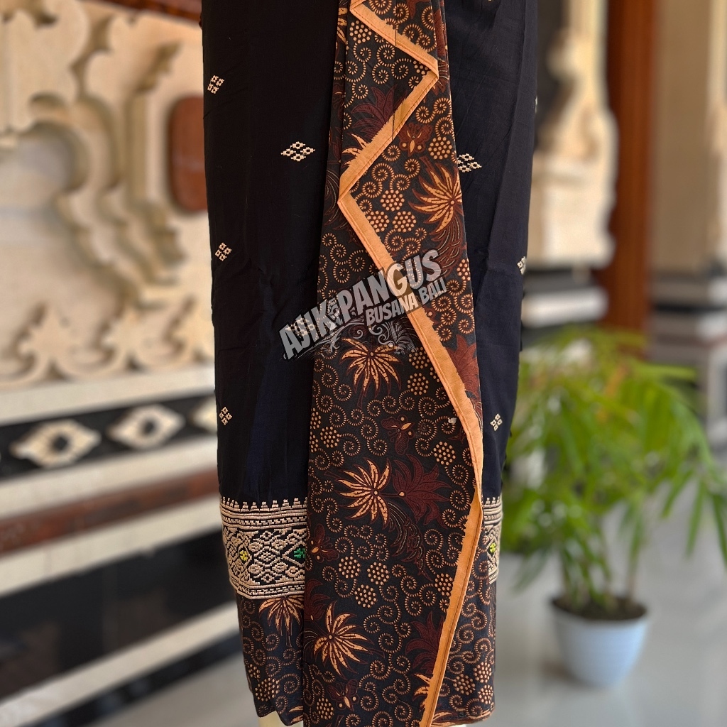 Kamen Setengah Jadi Pria Dewasa