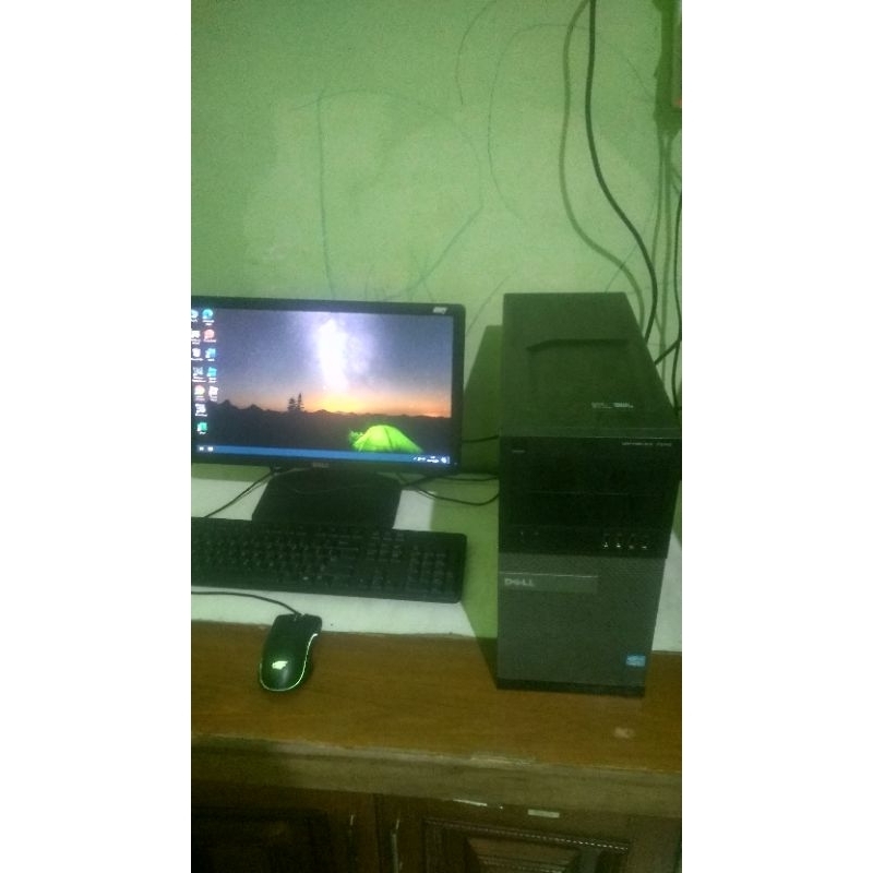 Komputer 1 Set Murah Meriah siap pakai.