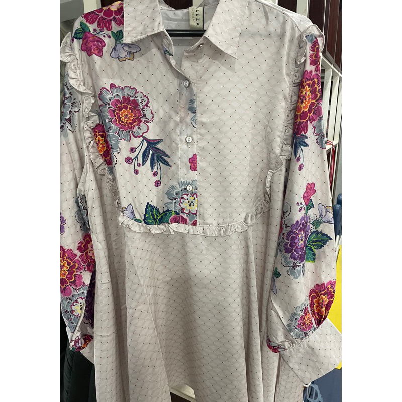 aleza label gavina top beige