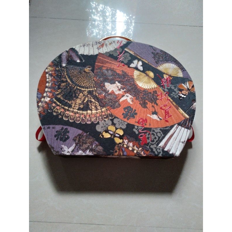 

Box Hampers Premium