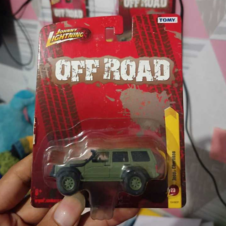JOHNNY LIGHTNING JEEP CHEROKEE GREEN