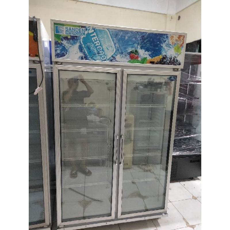 showcase 2 pintu sanden intercool
