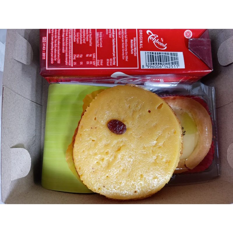 

nasi kotak dan kue