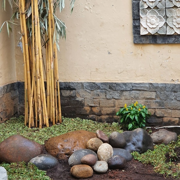 BATU KALI JUMBO BESAR BATU ALAM HIASAN TAMAN Diameter 30 cm Batu Kali Asli Hiasan Aquarium River Sto