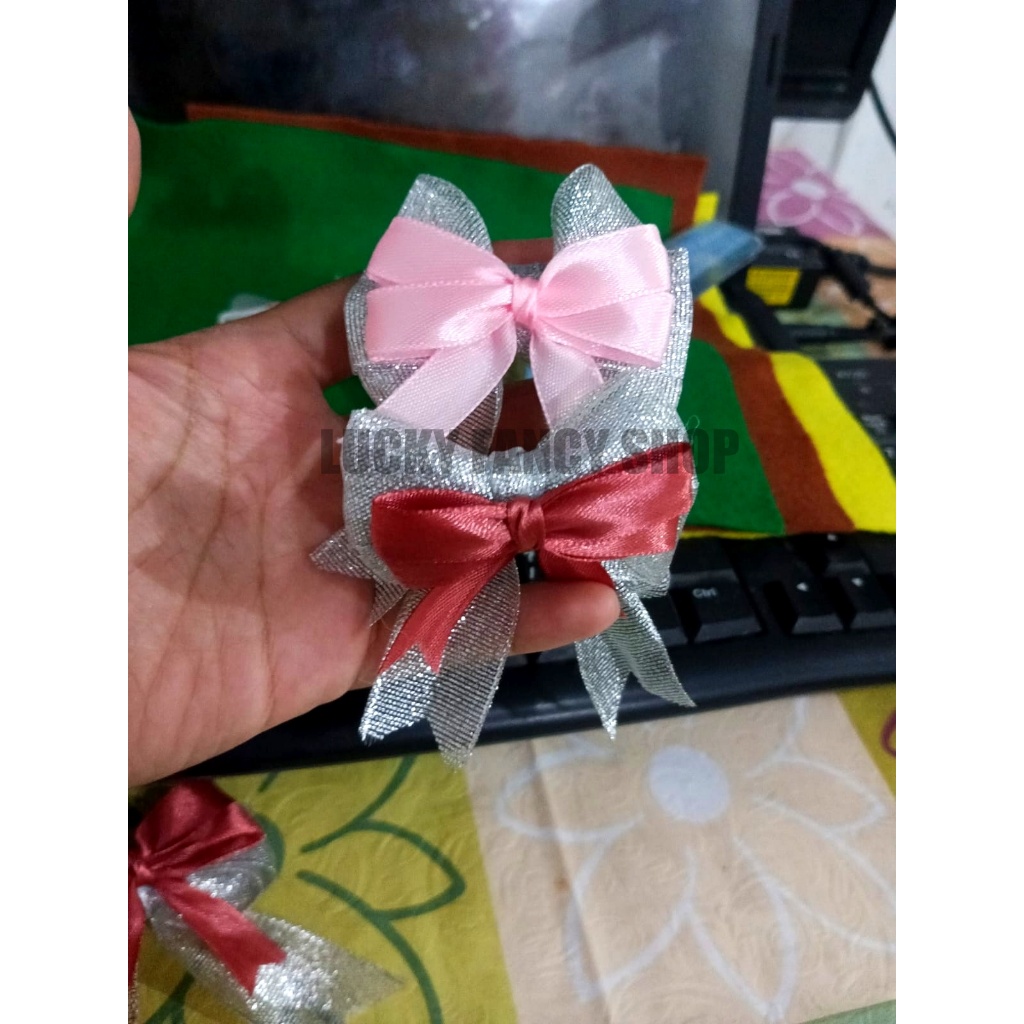 

SOUVENIR KERAJINAN TANGAN PITA KUPU KUPU JADI HIASAN HAMPERS BOW KADO SIAP PAKAI