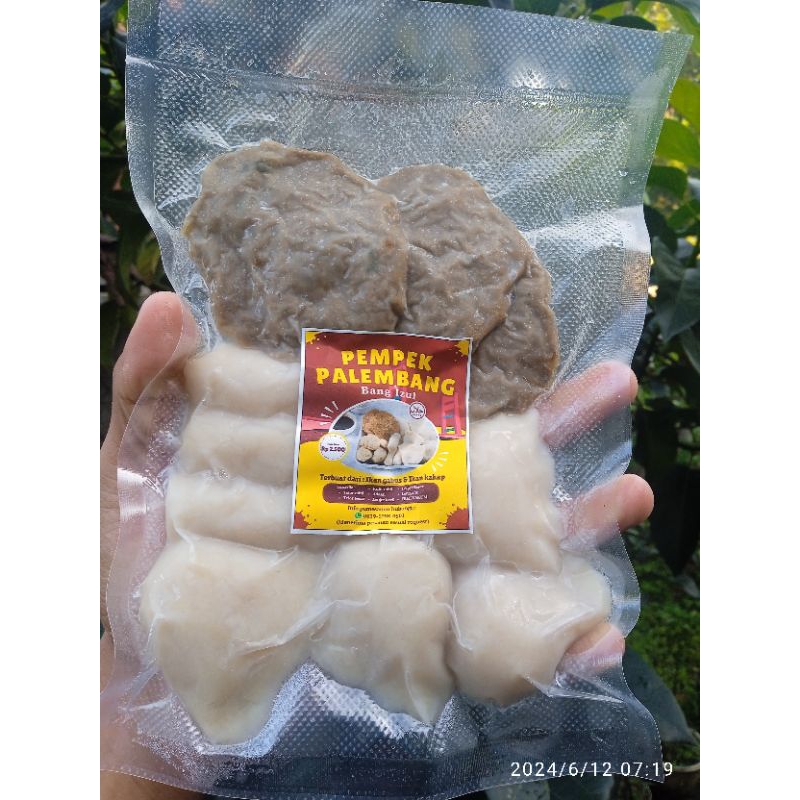

Pempek palembang asli ikan kakap isi 10pc Pempek Frozen