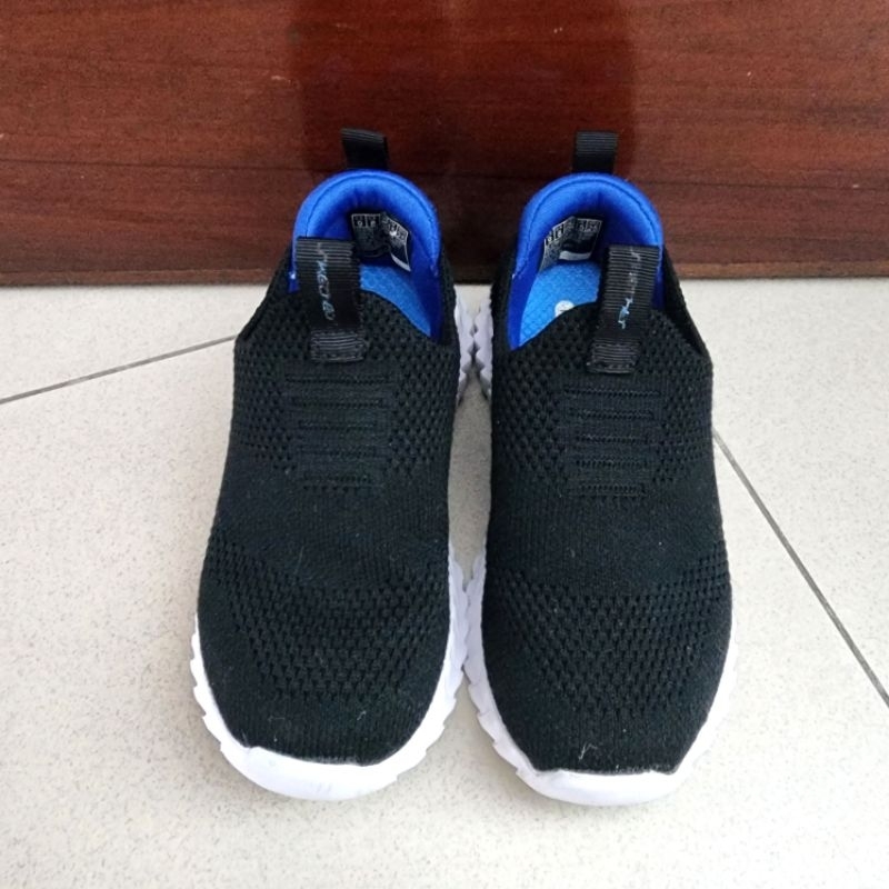 Preloved Skechers Kids Black Shoes