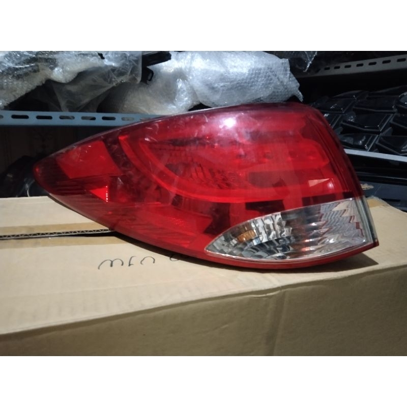 stoplamp lampu belakang hyundai tucson 2012 kiri