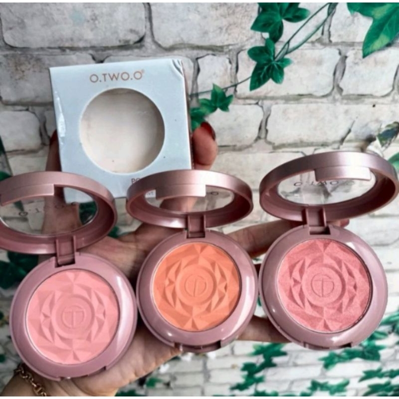 O.TWO.O Powder Blush
