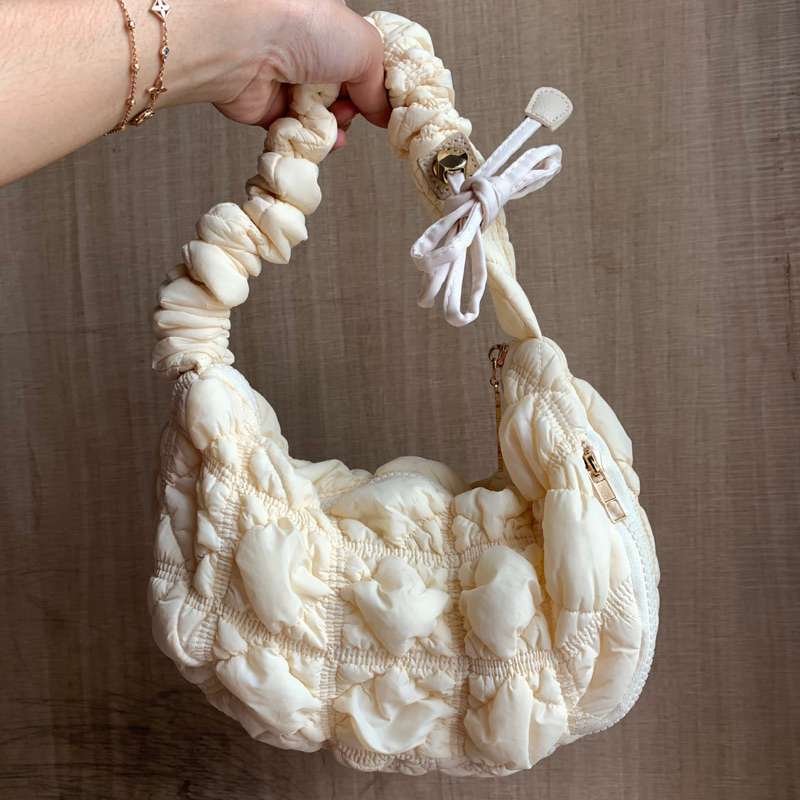 PRELOVED TAS CARLYN COZY BAG