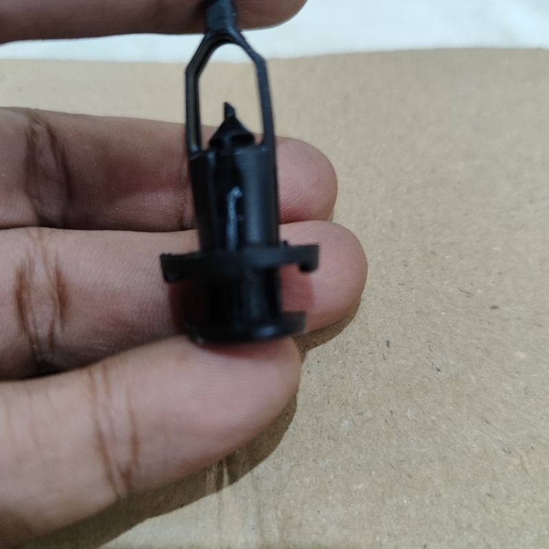 

KLIP KANCING BEMPER GRIL DEPAN MOBIL TOYOTA INNOVA / FORTUNER / YARIS / ALTIS DLL